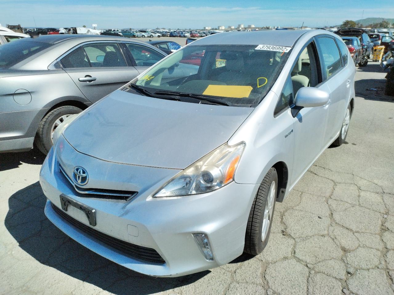 Photo 2 from auction – 2012 TOYOTA PRIUS V with VIN JTDZN3EU0C3120471