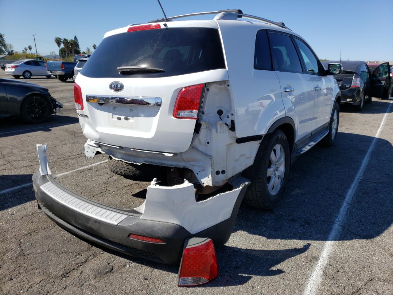 Photo 4 from auction – 2012 KIA SORENTO with VIN 5XYKT3A69CG303829