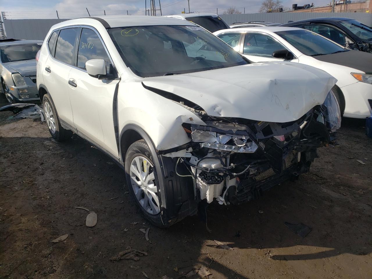 NISSAN ROGUE S 2016 with VIN JN8AT2MT0GW017002 - Photo from auction