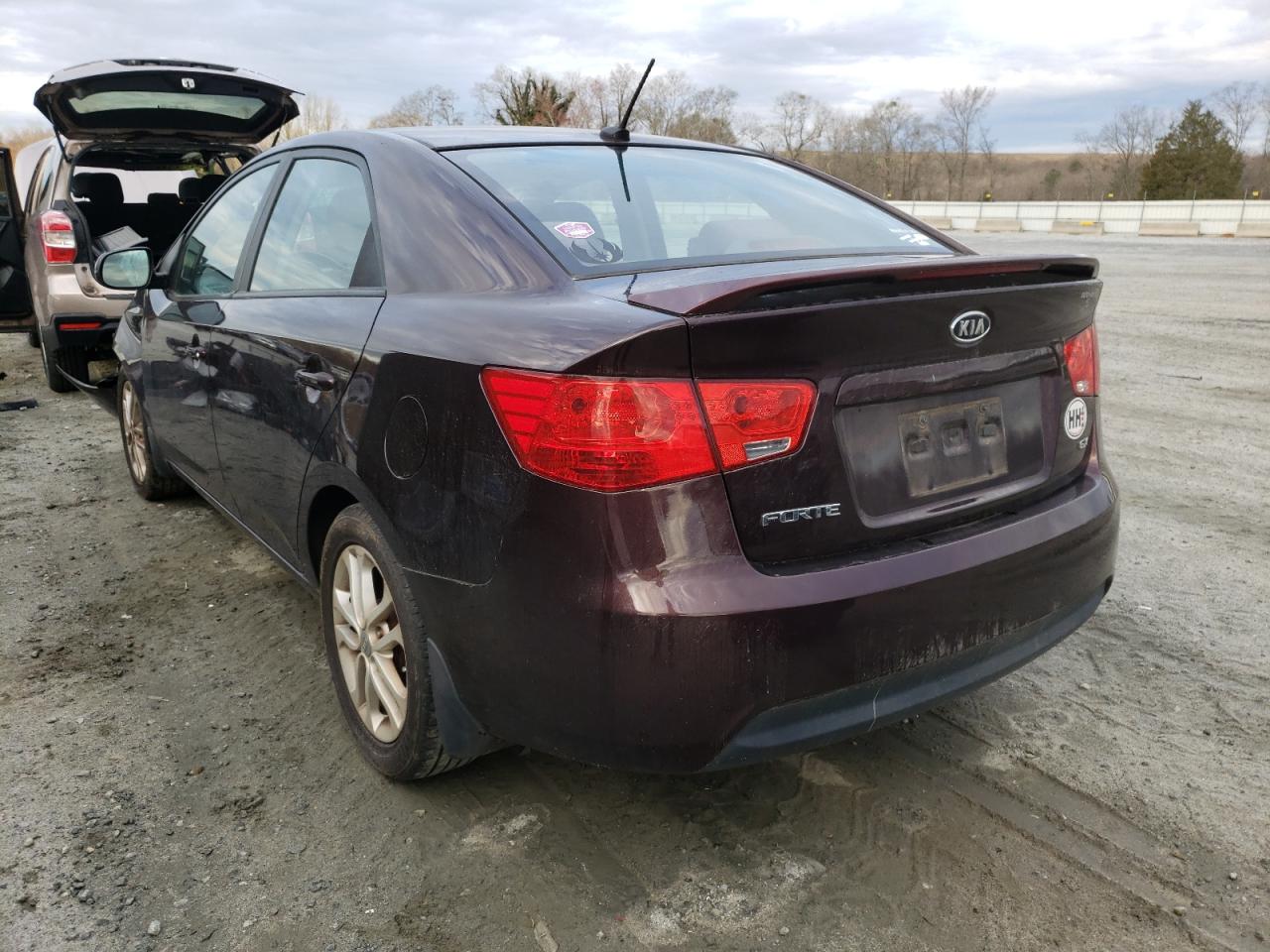 Photo 3 from auction – 2011 KIA FORTE EX with VIN KNAFU4A23B5366687