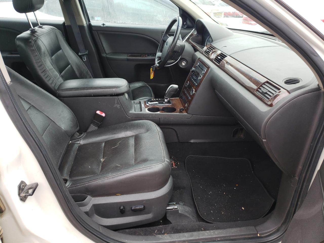 Photo 5 from auction – 2009 FORD TAURUS LIM with VIN 1FAHP25W59G112343