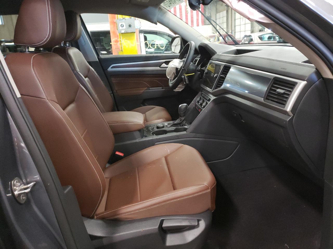 Photo 5 from auction – 2021 VOLKSWAGEN ATLAS SE with VIN 1V2RR2CA8MC587659