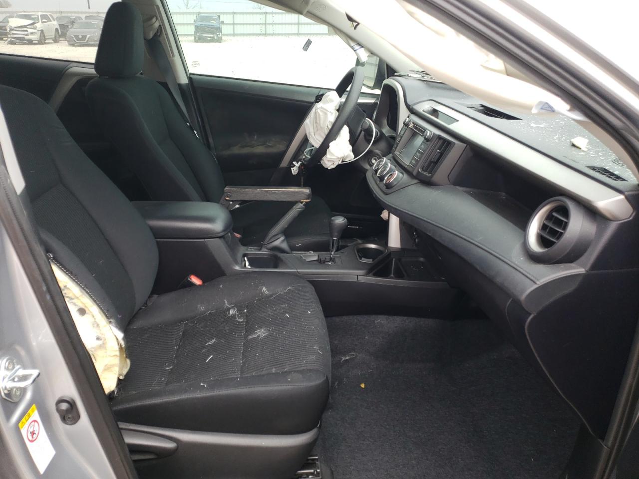 Photo 5 from auction – 2017 TOYOTA RAV4 LE with VIN 2T3ZFREV0HW320523