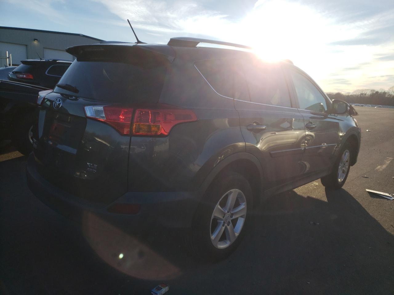 Photo 4 from auction – 2014 TOYOTA RAV4 XLE with VIN 2T3RFREV6EW225458