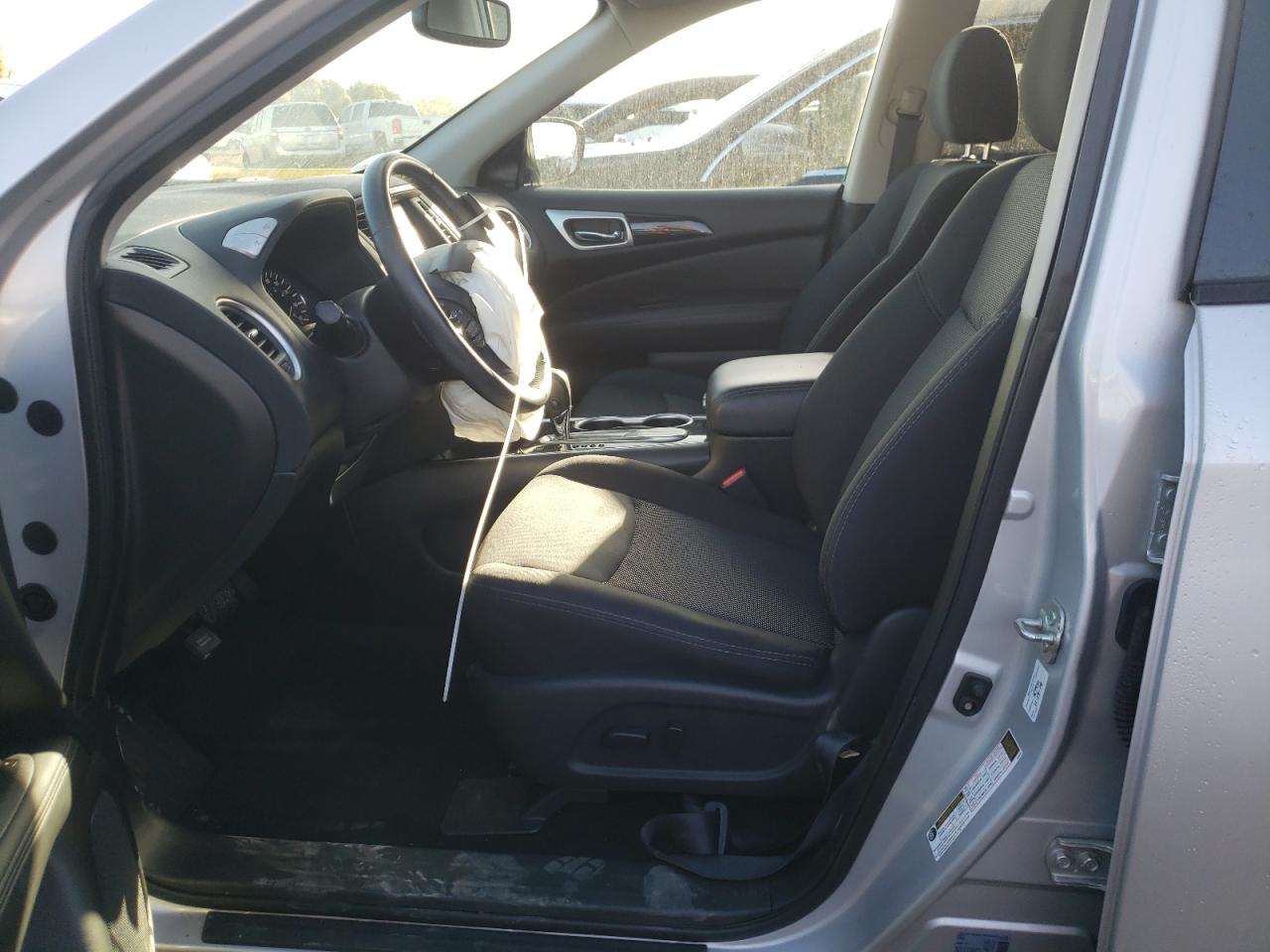 Photo 5 from auction – 2019 NISSAN PATHFINDER with VIN 5N1DR2MN6KC612936