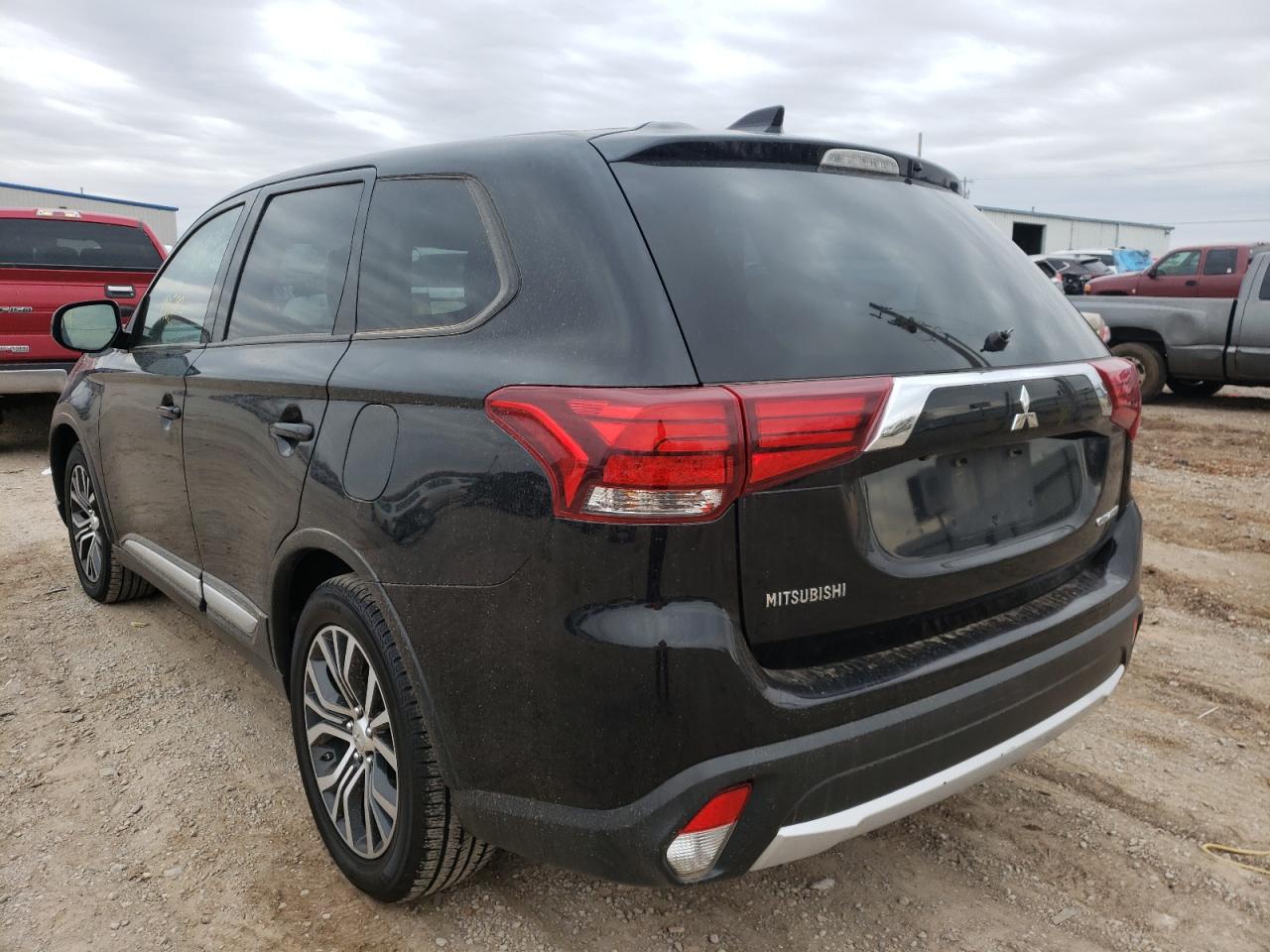 Photo 3 from auction – 2017 MITSUBISHI OUTLANDER with VIN JA4AD2A32HZ026940