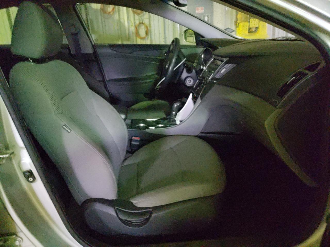 Photo 5 from auction – 2011 HYUNDAI SONATA GLS with VIN 5NPEB4AC1BH116099
