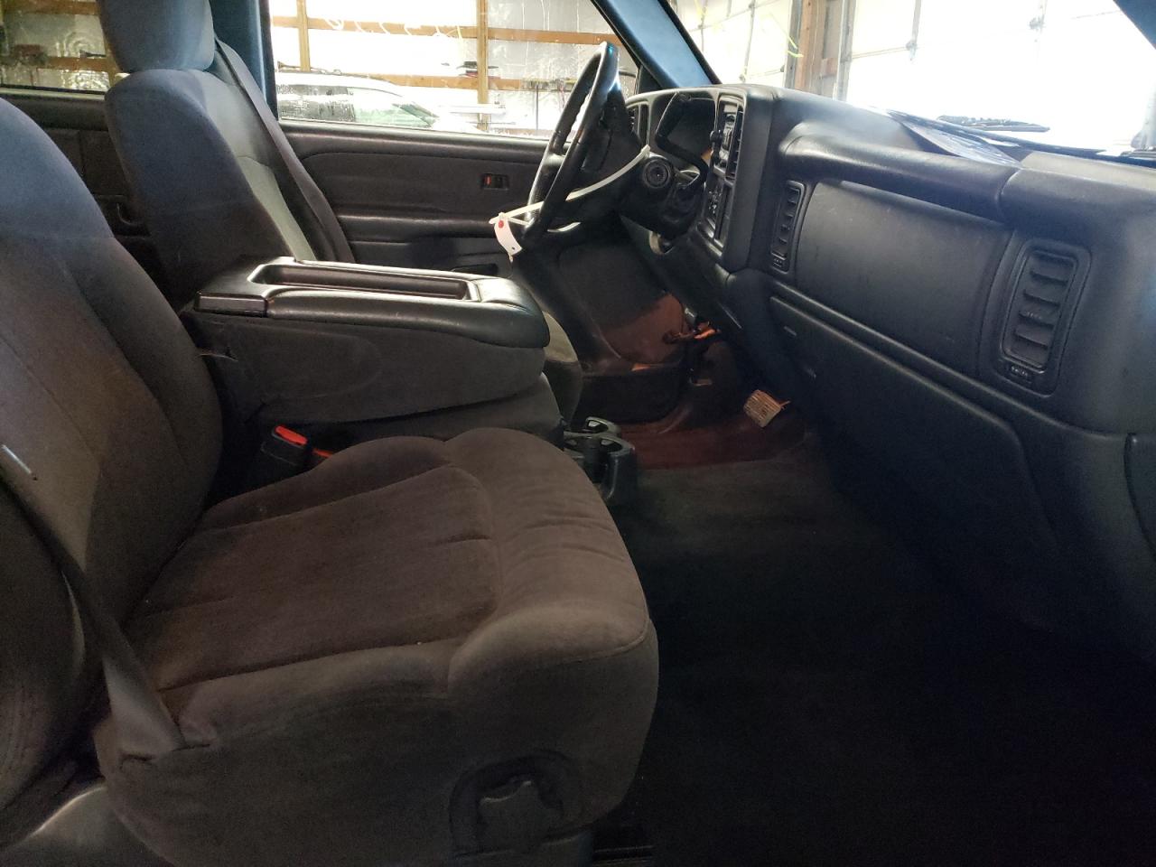 Photo 5 from auction – 2002 CHEVROLET SILVERADO with VIN 2GCEC19V521278594