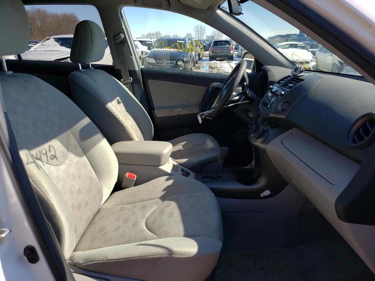 Photo 5 from auction – 2010 TOYOTA RAV4 with VIN 2T3ZF4DV2AW047174