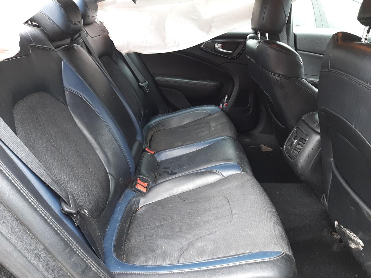 Photo 6 from auction – 2015 CHRYSLER 200 S with VIN 1C3CCCBG6FN723223