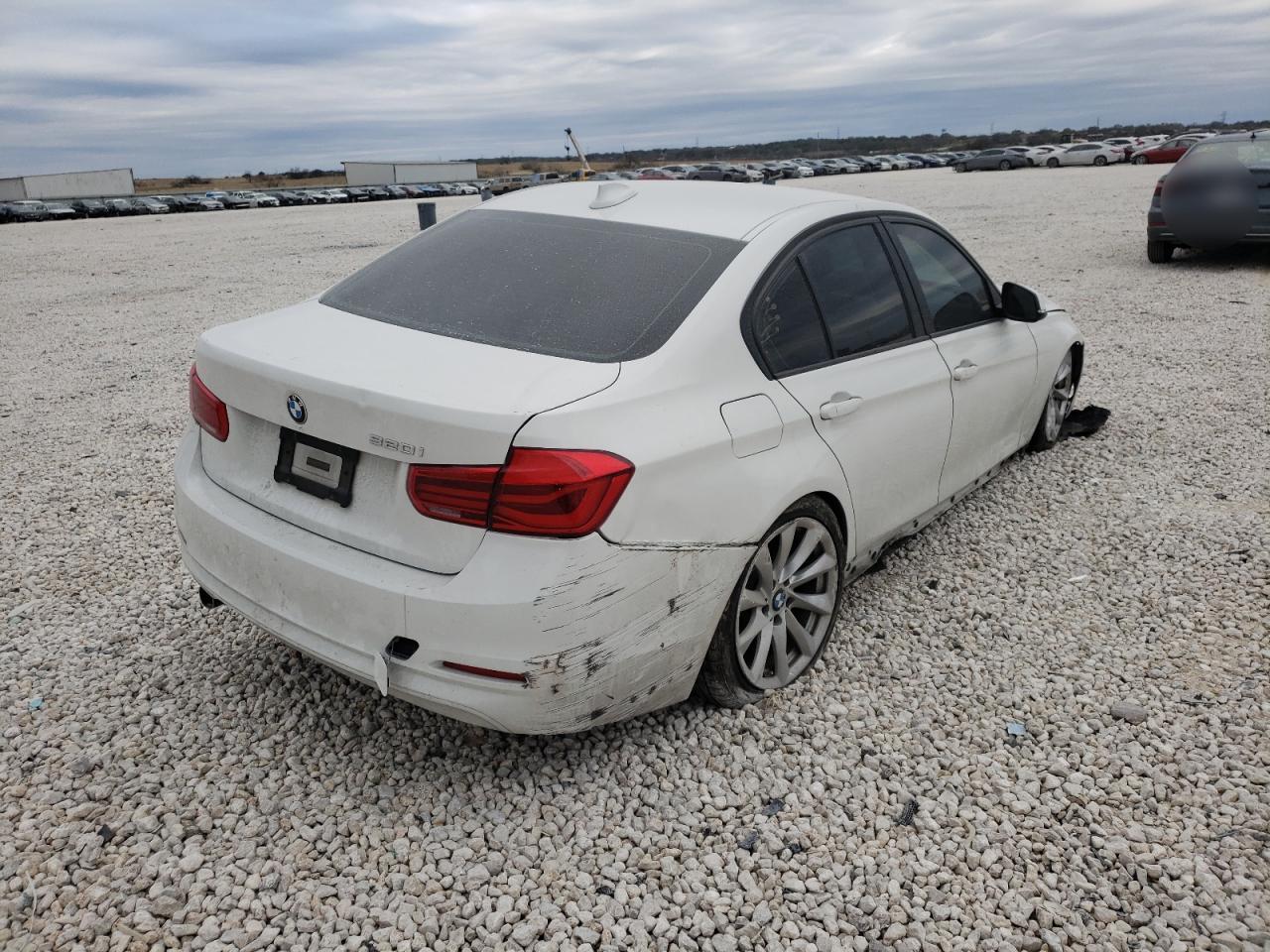 Photo 4 from auction – 2018 BMW 320 I with VIN WBA8E1G52JNU89613