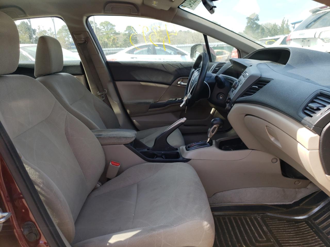Photo 5 from auction – 2012 HONDA CIVIC LX with VIN 19XFB2F52CE105928
