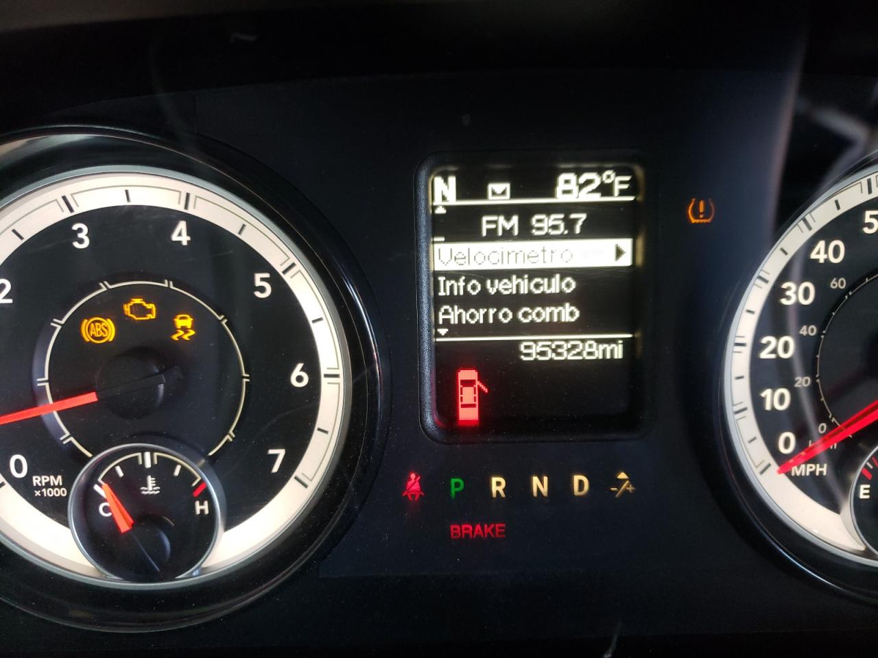 Photo 8 from auction – 2016 RAM 1500 ST with VIN 1C6RR7FG9GS369259