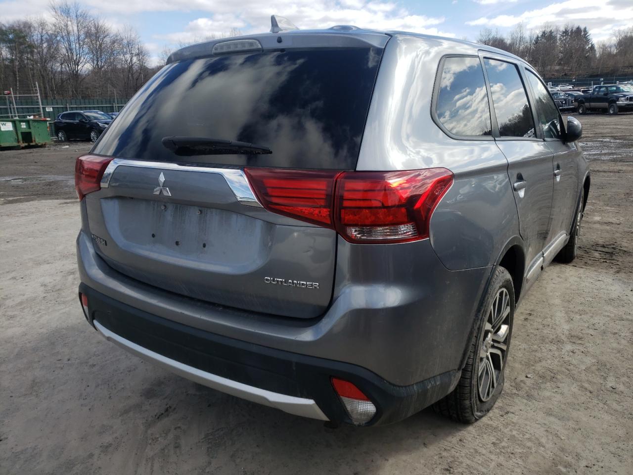 Photo 4 from auction – 2018 MITSUBISHI OUTLANDER with VIN JA4AD2A36JZ052432