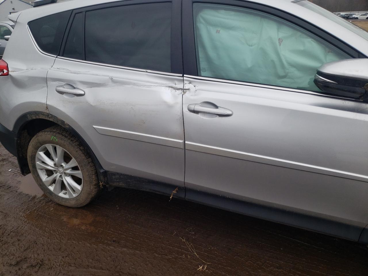 Photo 9 from auction – 2014 TOYOTA RAV4 LIMIT with VIN 2T3DFREV2EW166337