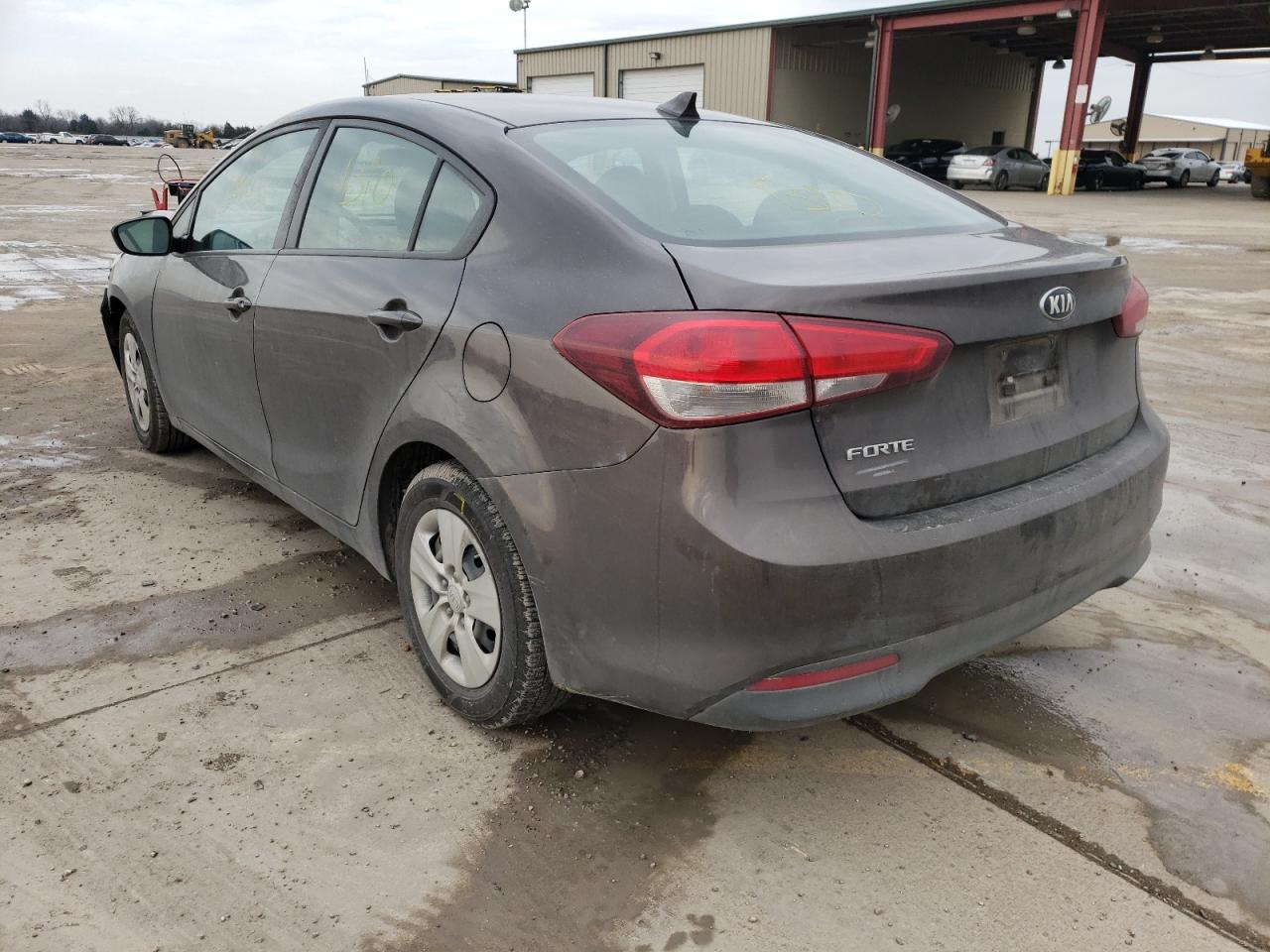 Photo 3 from auction – 2017 KIA FORTE LX with VIN 3KPFK4A7XHE133536