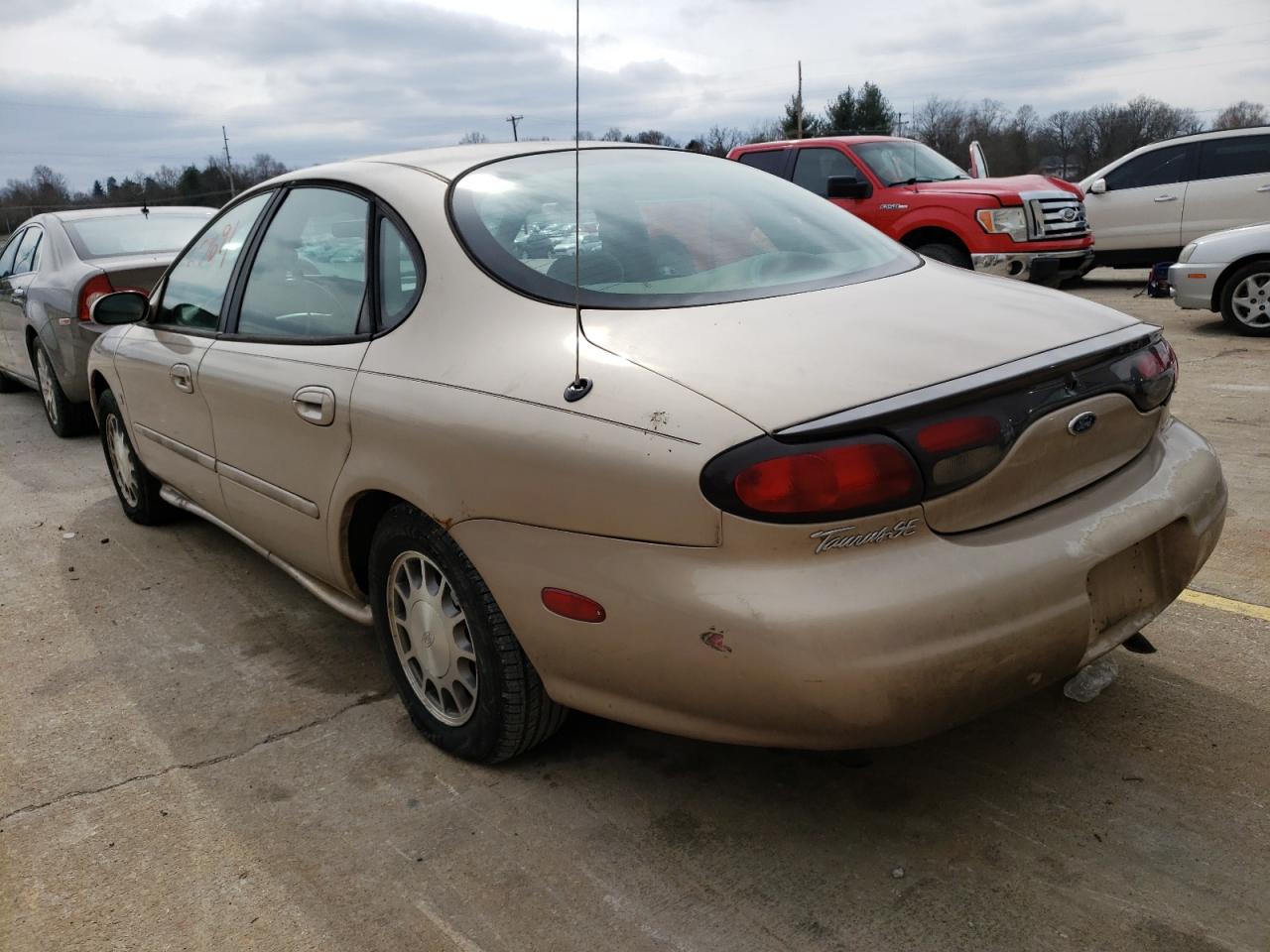 Photo 3 from auction – 1999 FORD TAURUS SE with VIN 1FAFP53S0XA101677