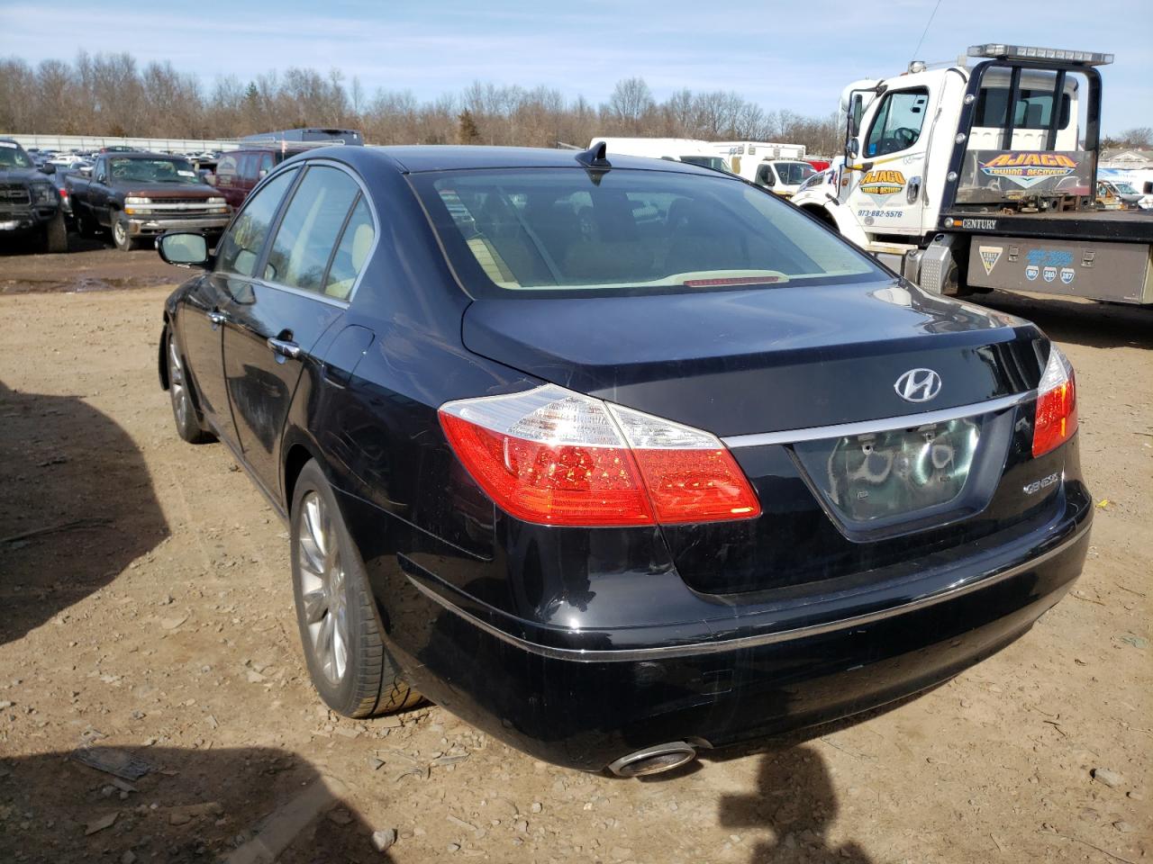 Photo 3 from auction – 2011 HYUNDAI GENESIS 3. with VIN KMHGC4DE3BU136035