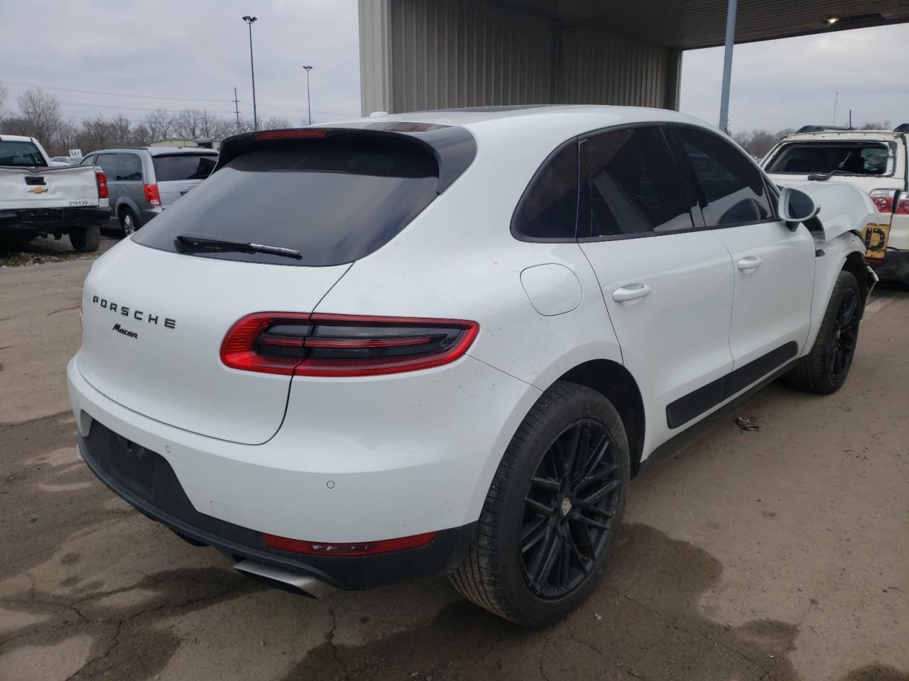 Photo 4 from auction – 2018 PORSCHE MACAN with VIN WP1AA2A51JLB01375