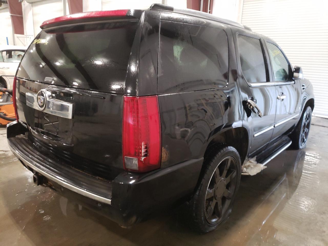 Photo 4 from auction – 2007 CADILLAC ESCALADE L with VIN 1GYFK63817R217467