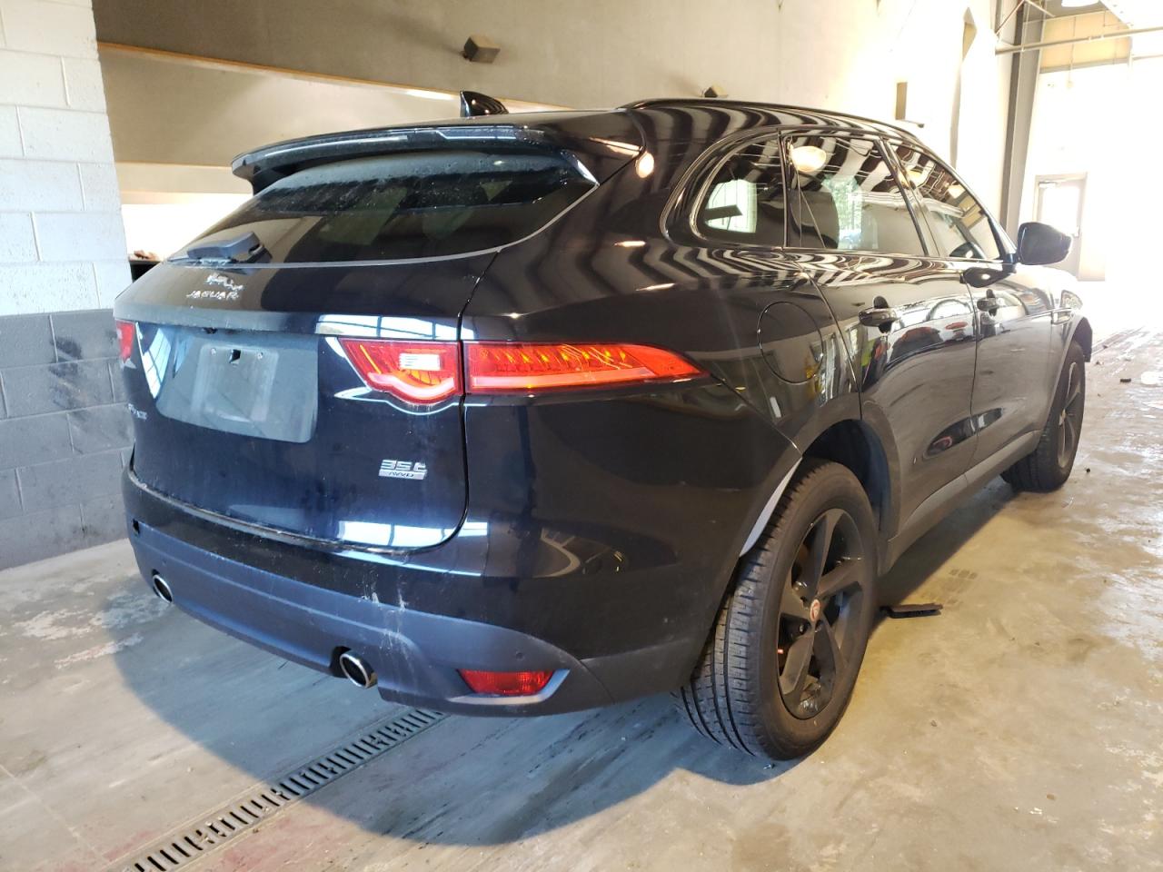 Photo 4 from auction – 2017 JAGUAR F-PACE PRE with VIN SADCJ2BV3HA893421