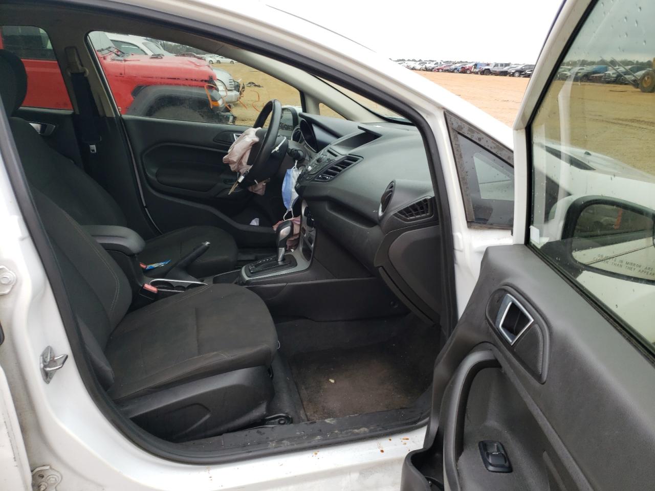 Photo 5 from auction – 2015 FORD FIESTA SE with VIN 3FADP4EJ3FM126533