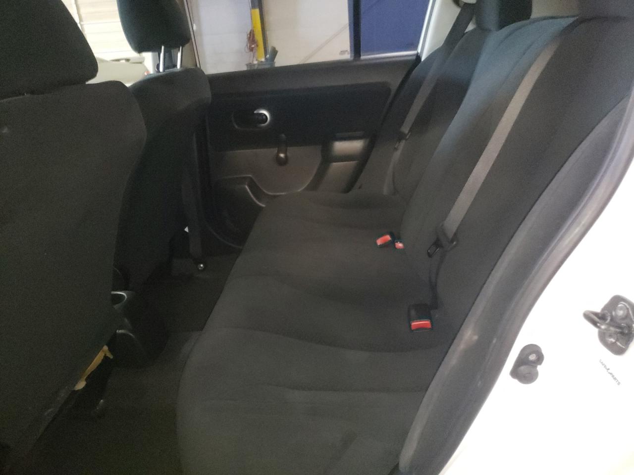 صورة رقم 6 من المزاد - 2011 NISSAN VERSA S مع VIN 3N1BC1CPXBL398423