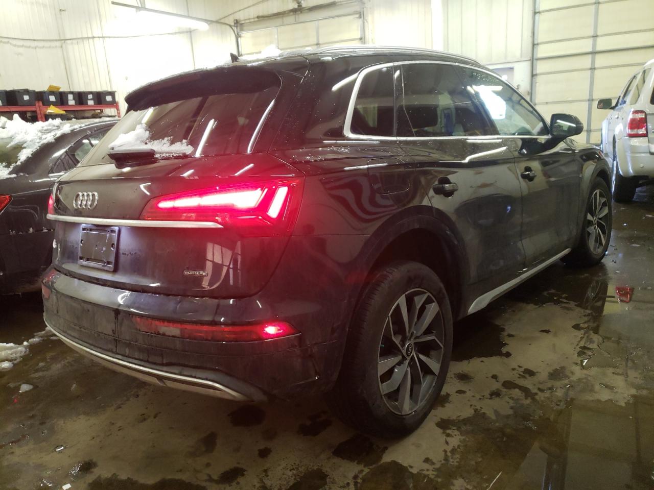 Photo 4 from auction – 2021 AUDI Q5 PREMIUM with VIN WA1AAAFY9M2140735