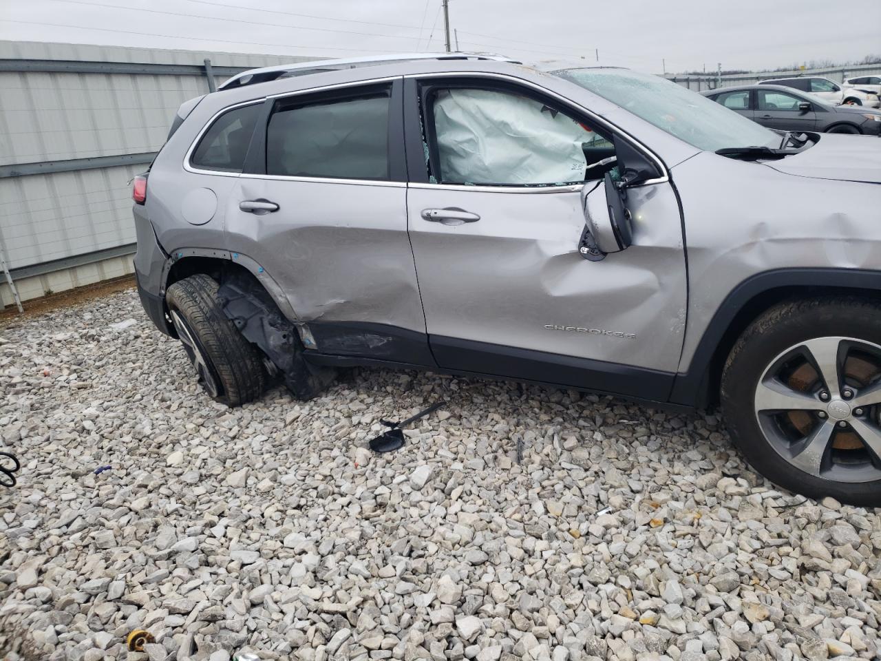Photo 9 from auction – 2019 JEEP CHEROKEE L with VIN 1C4PJMDX4KD423931