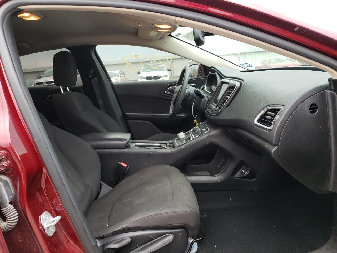 Photo 5 from auction – 2016 CHRYSLER 200 LIMITE with VIN 1C3CCCAB0GN167465