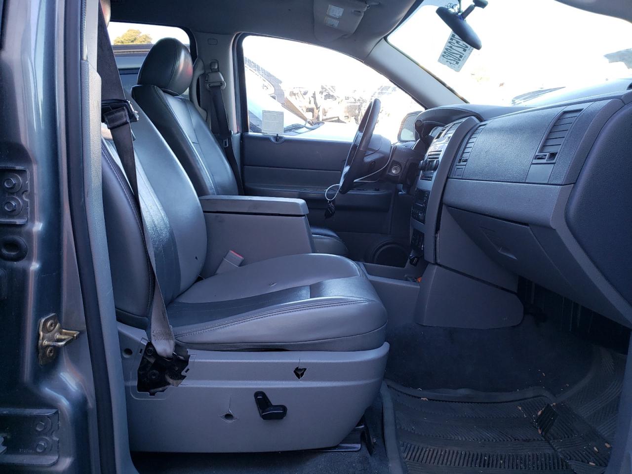 Photo 5 from auction – 2005 DODGE DURANGO with VIN 1D4HB58DX5F572816