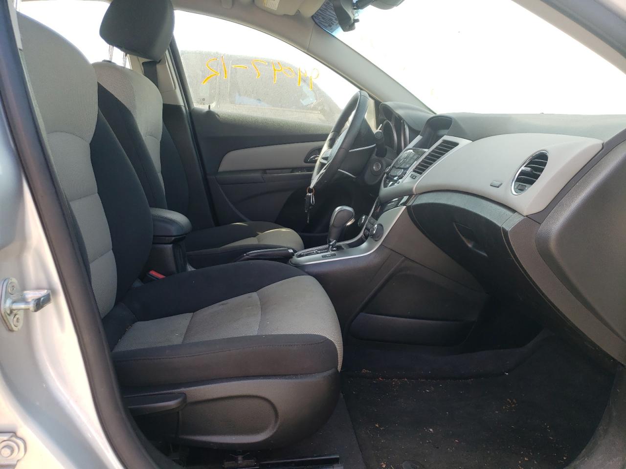 Photo 5 from auction – 2012 CHEVROLET CRUZE LS with VIN 1G1PC5SH3C7267059