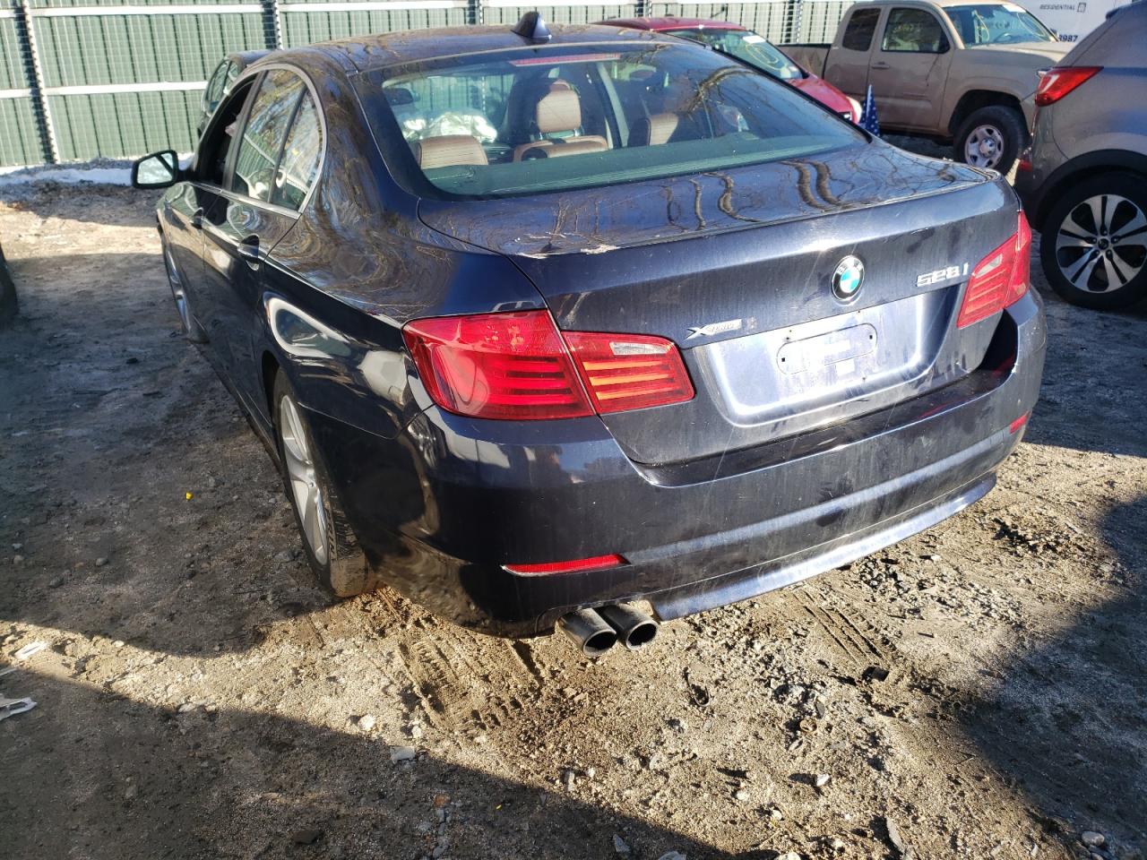 Photo 3 from auction – 2013 BMW 528 XI with VIN WBAXH5C53DDW12815
