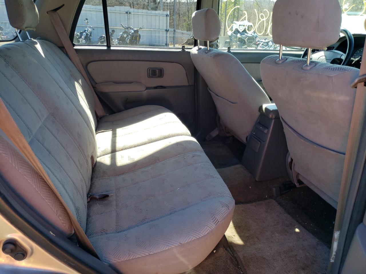 Photo 6 from auction – 2002 TOYOTA 4RUNNER SR with VIN JT3HN86R520366035