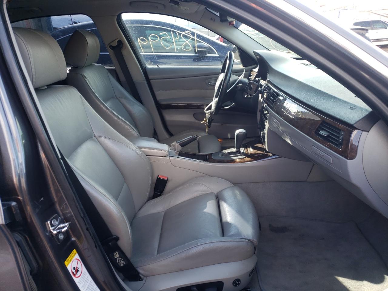 Photo 5 from auction – 2006 BMW 330 I with VIN WBAVB335X6KR75950