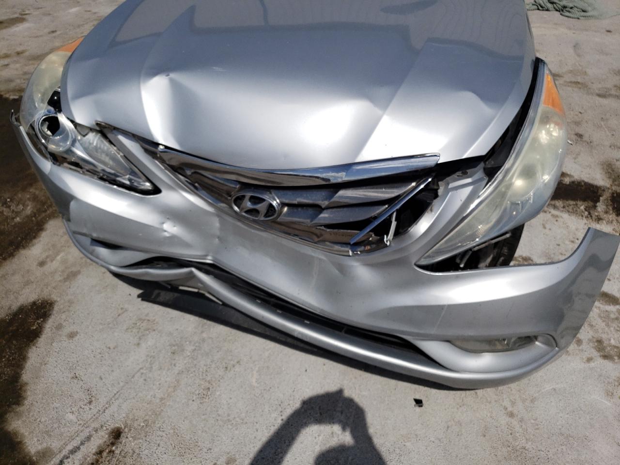 Photo 9 from auction – 2013 HYUNDAI SONATA SE with VIN 5NPEC4AB1DH742386