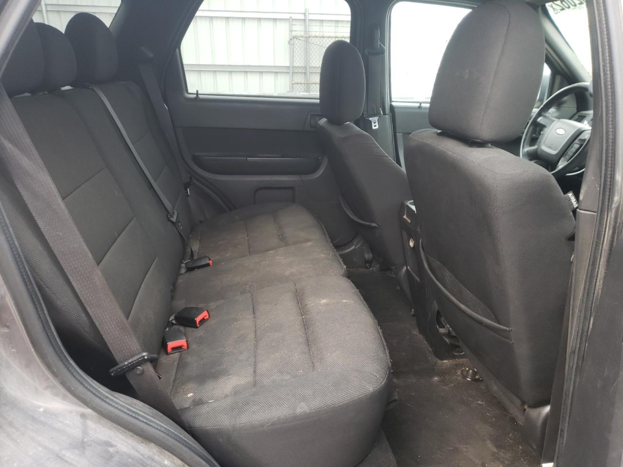 Photo 6 from auction – 2010 FORD ESCAPE XLT with VIN 1FMCU0DG0AKA36071