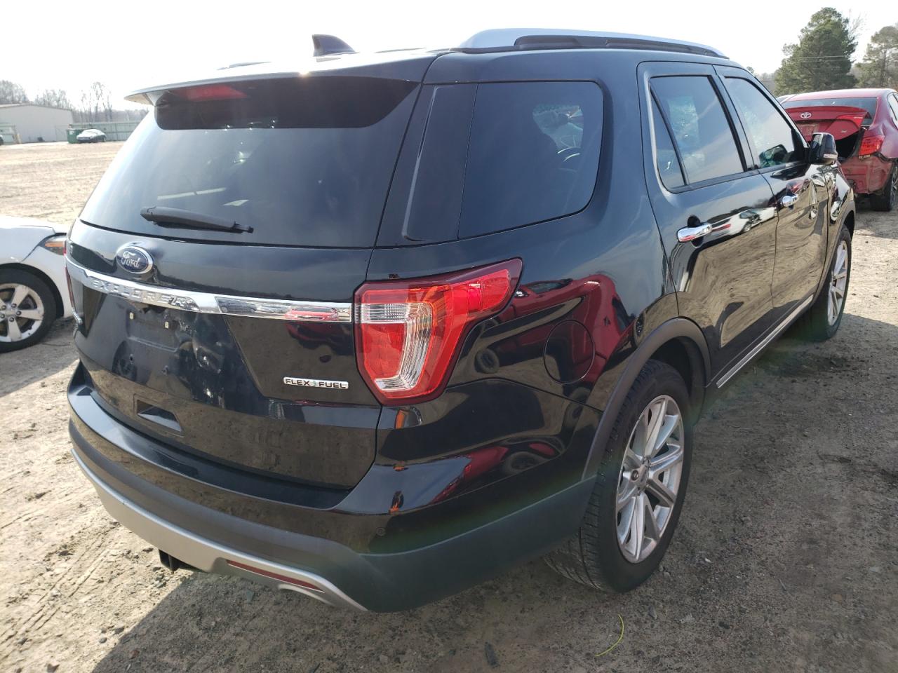 Photo 4 from auction – 2016 FORD EXPLORER L with VIN 1FM5K7F80GGC32777