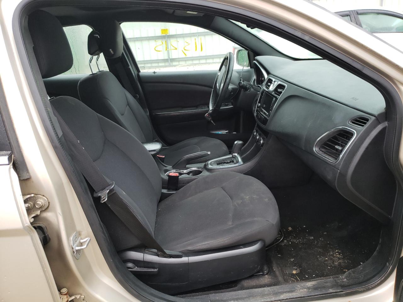 Photo 5 from auction – 2013 CHRYSLER 200 TOURIN with VIN 1C3CCBBB1DN627401
