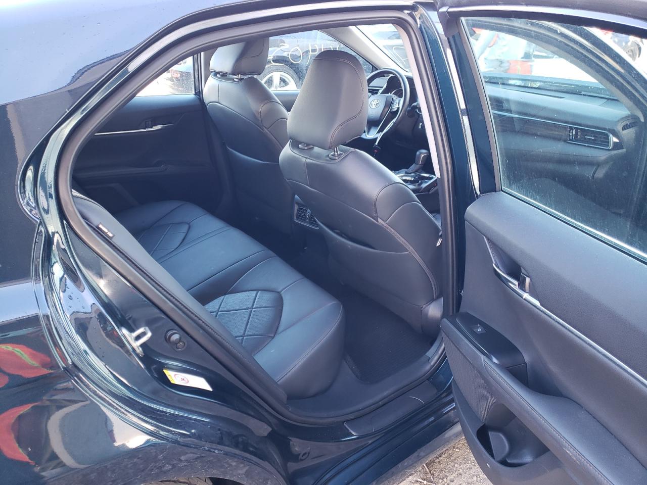 Photo 6 from auction – 2019 TOYOTA CAMRY with VIN 4T1B11HK2KU707285