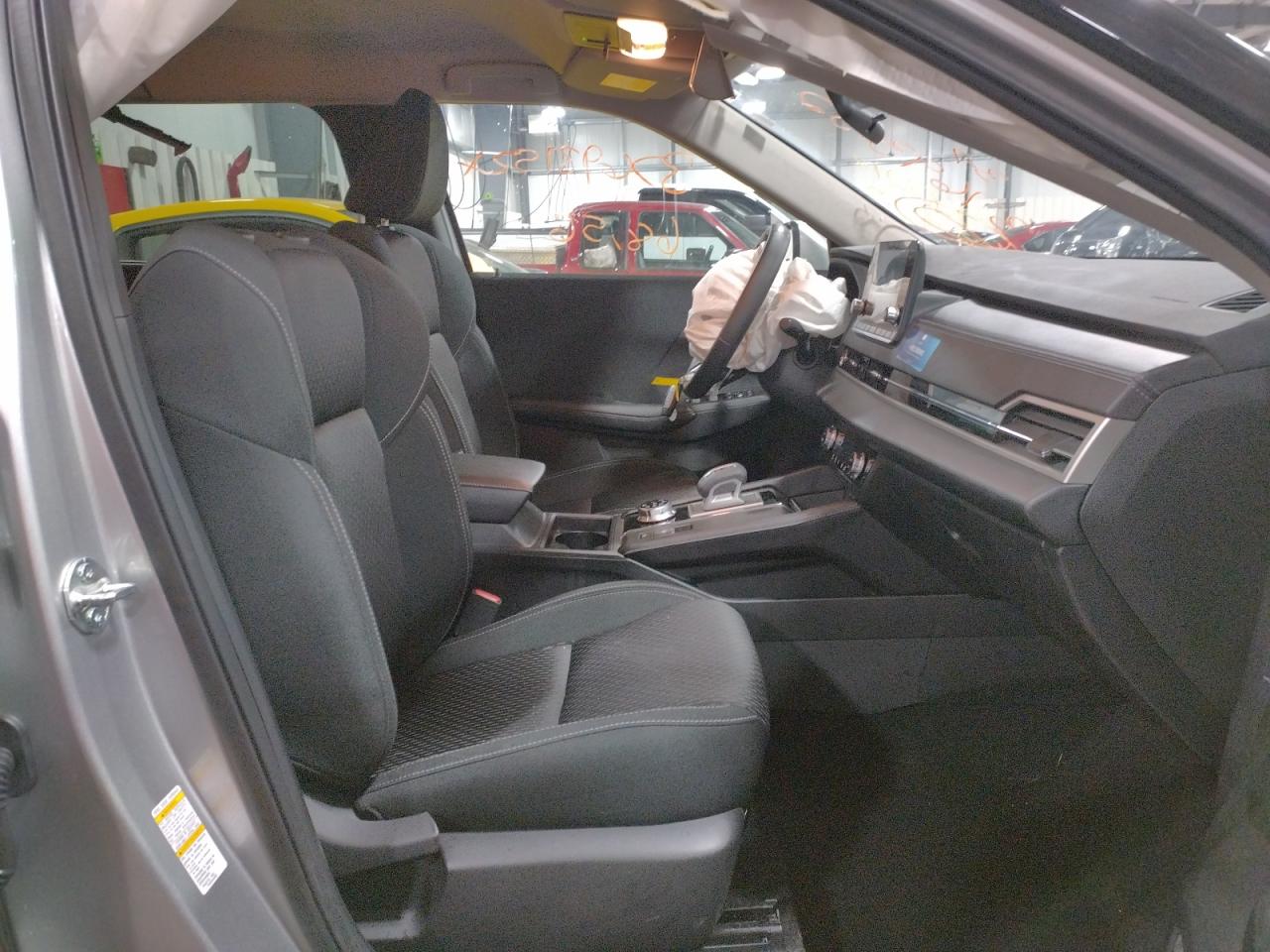 Photo 5 from auction – 2022 MITSUBISHI OUTLANDER with VIN JA4J4TA83NZ020352