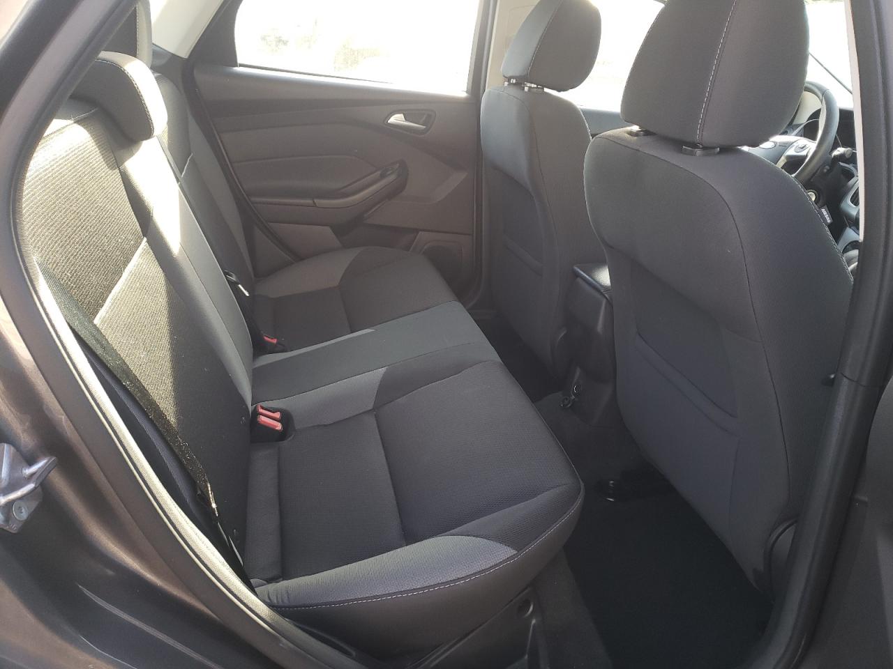 Photo 6 from auction – 2014 FORD FOCUS SE with VIN 1FADP3F27EL251150