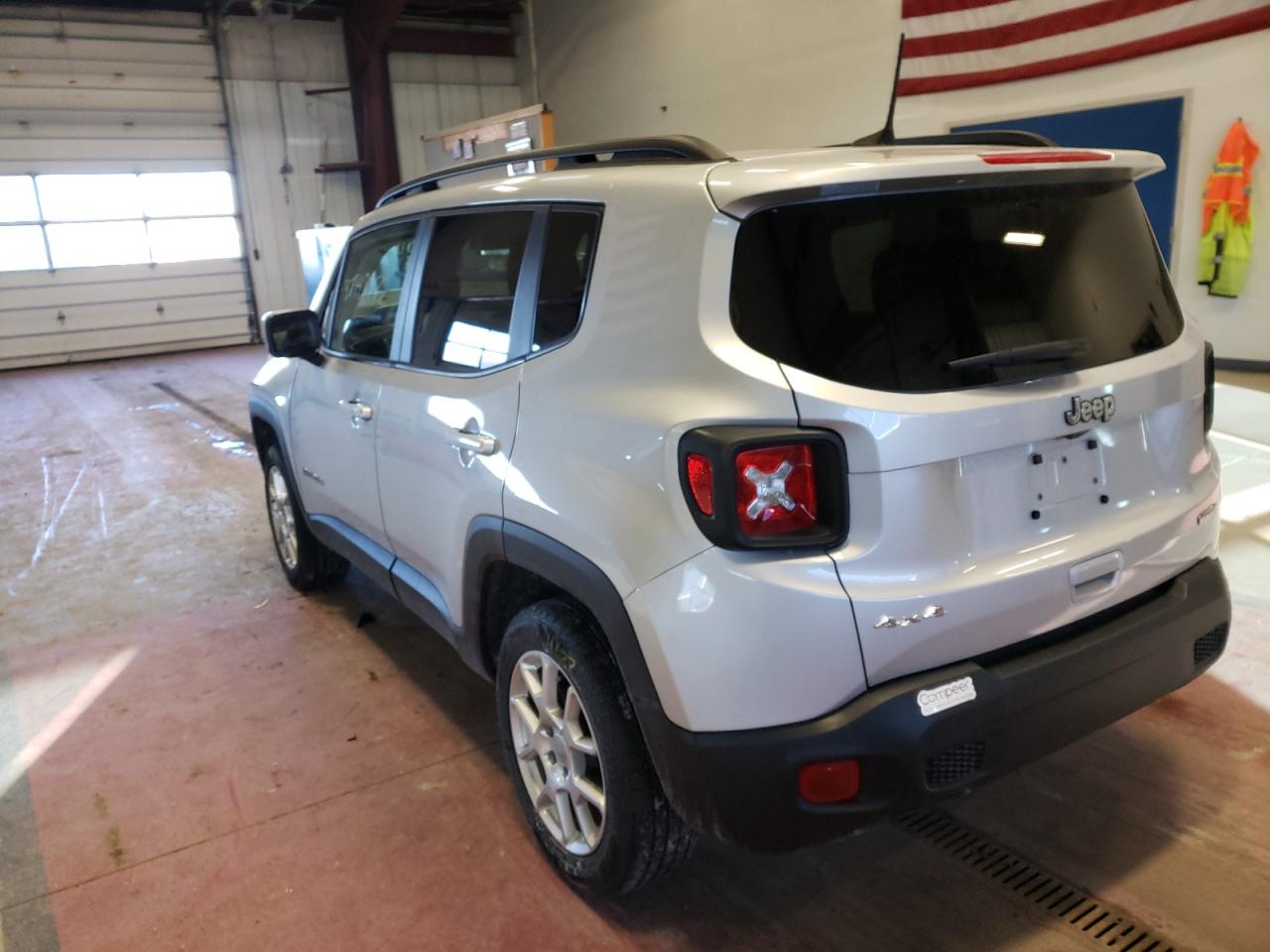 Photo 3 from auction – 2020 JEEP RENEGADE L with VIN ZACNJBBB0LPM00276