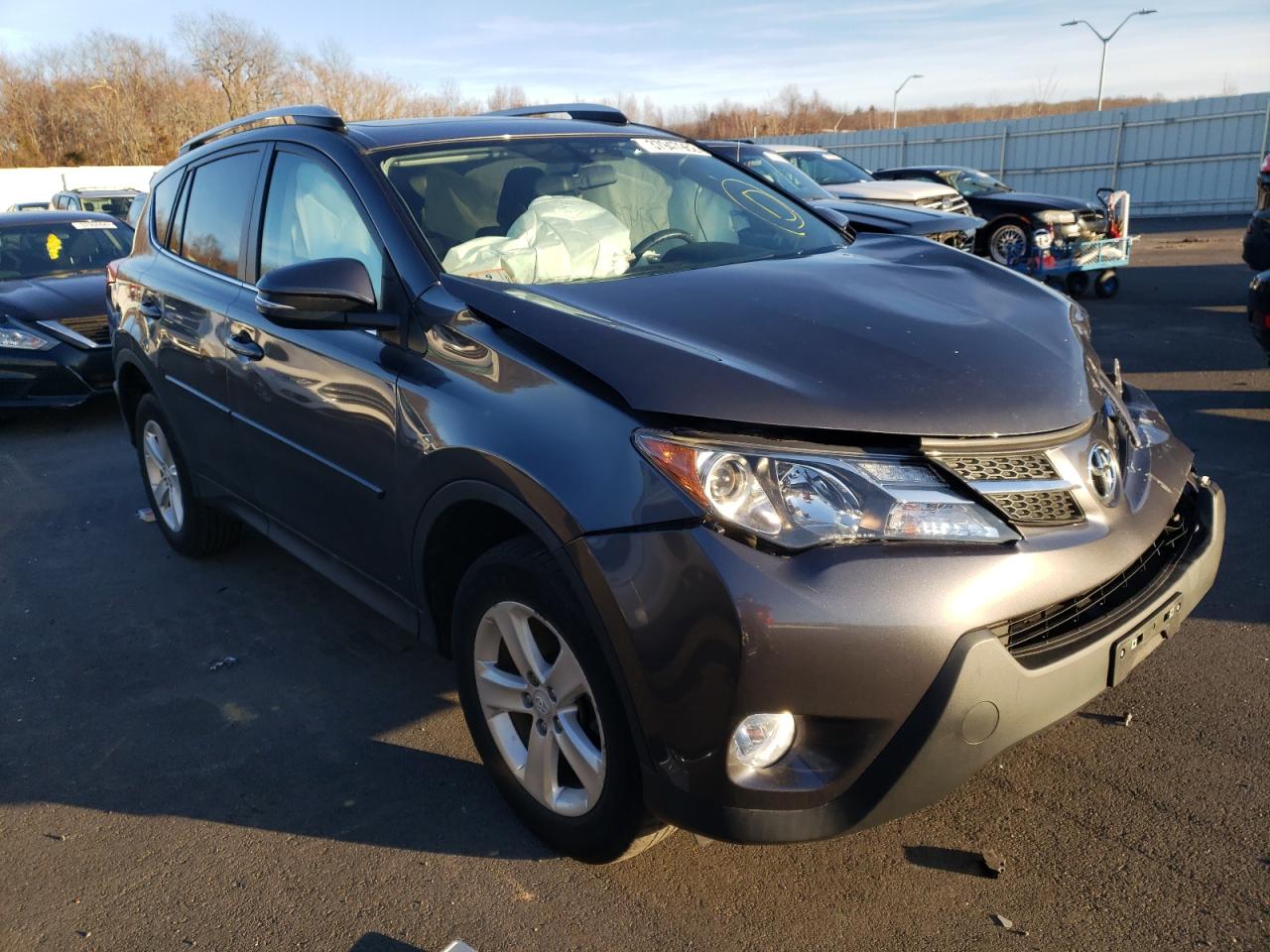 Photo 1 from auction – 2014 TOYOTA RAV4 XLE with VIN 2T3RFREV6EW225458