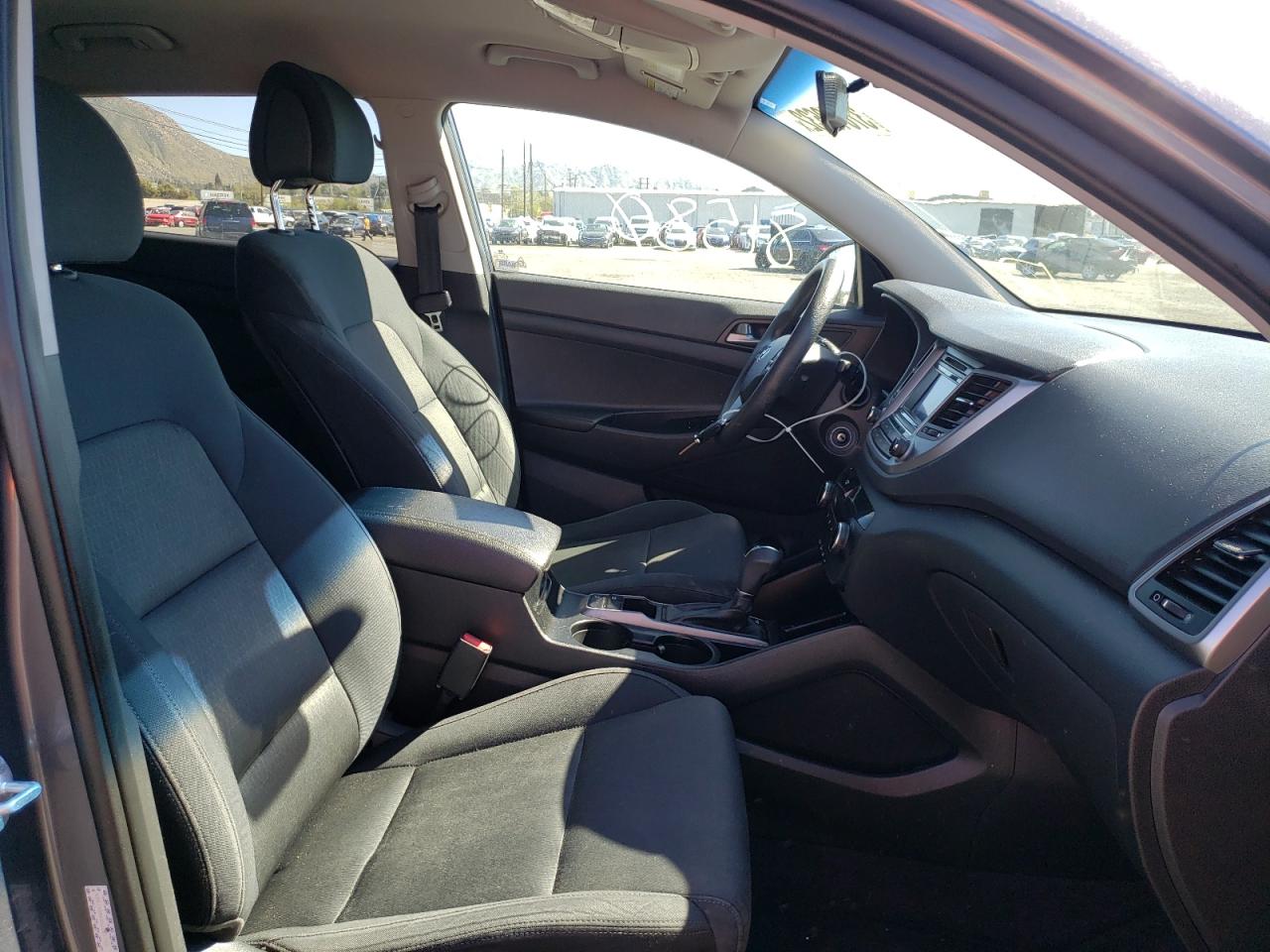 Photo 5 from auction – 2016 HYUNDAI TUCSON LIM with VIN KM8J33A48GU225702