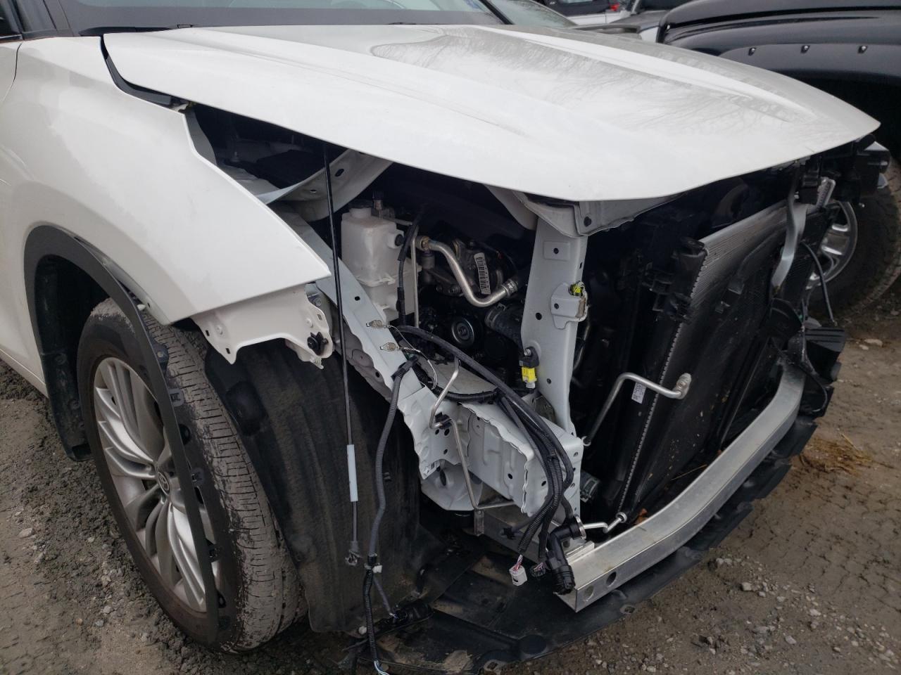 Photo 9 from auction – 2021 TOYOTA HIGHLANDER with VIN 5TDFZRBH7MS095652