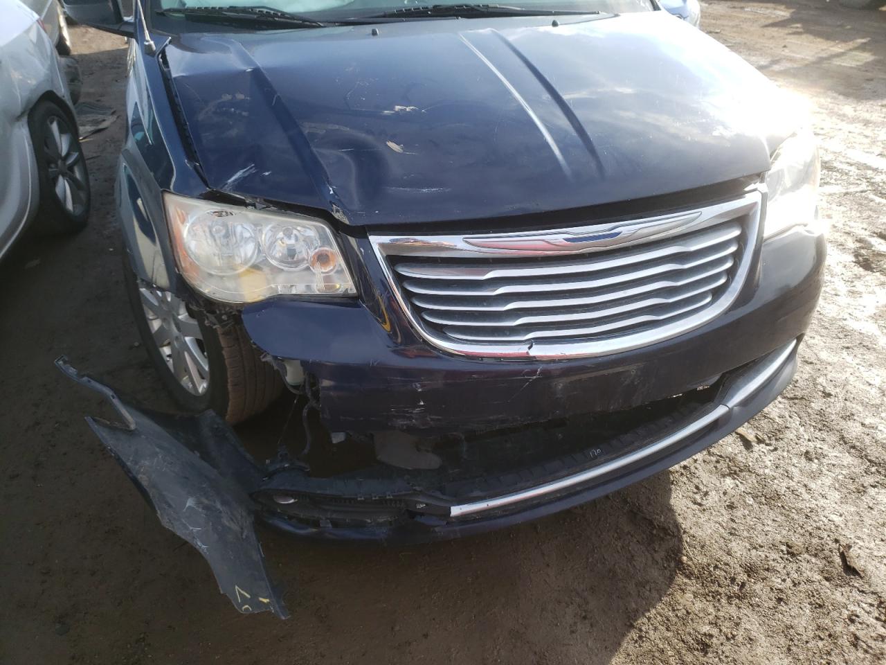 Photo 9 from auction – 2014 CHRYSLER TOWN & COU with VIN 2C4RC1BG4ER255861