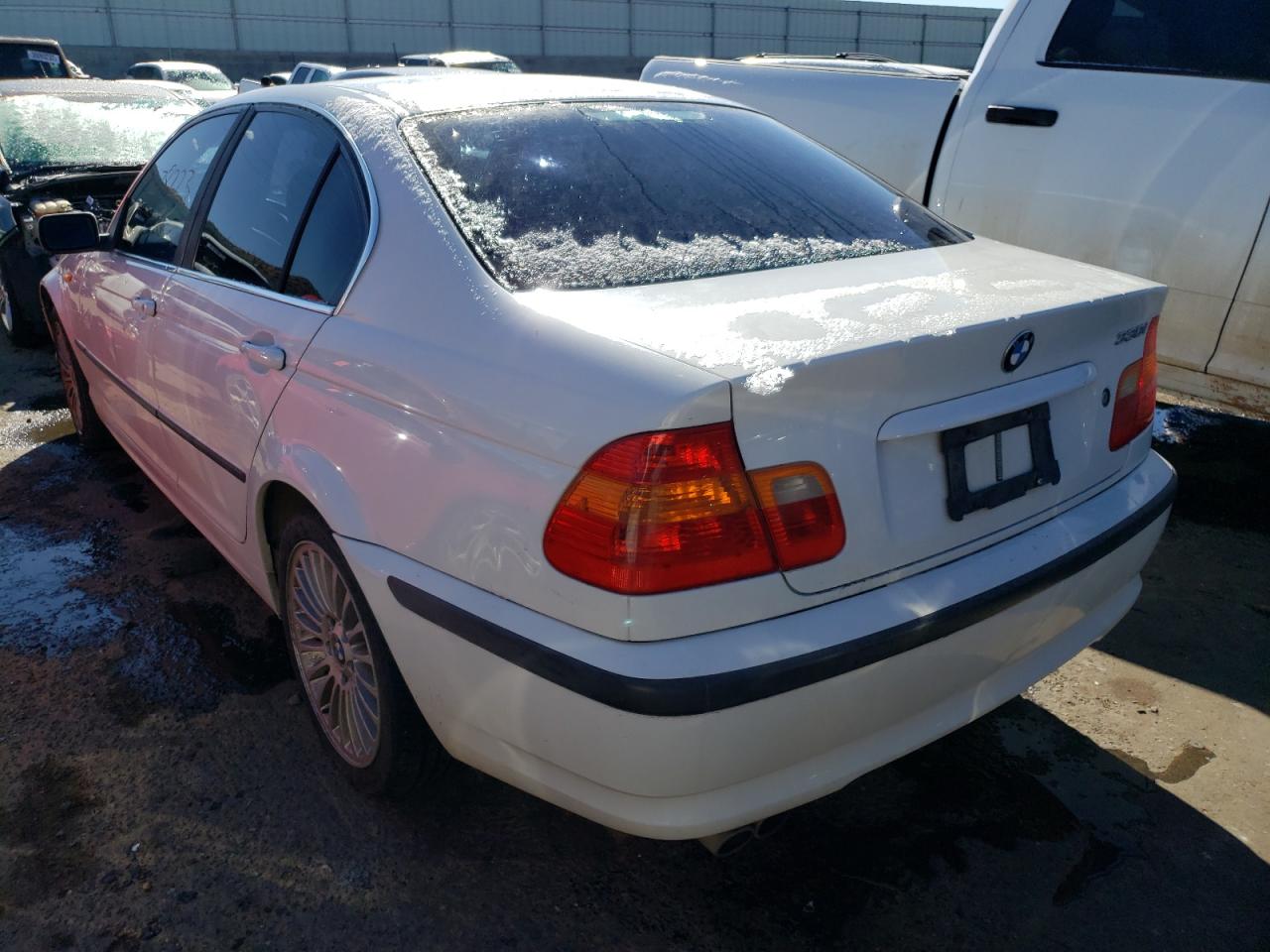 Photo 3 from auction – 2002 BMW 330 I with VIN WBAEV53452KM17556