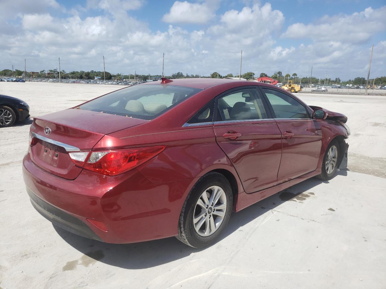 Photo 4 from auction – 2014 HYUNDAI SONATA GLS with VIN 5NPEB4AC8EH816433