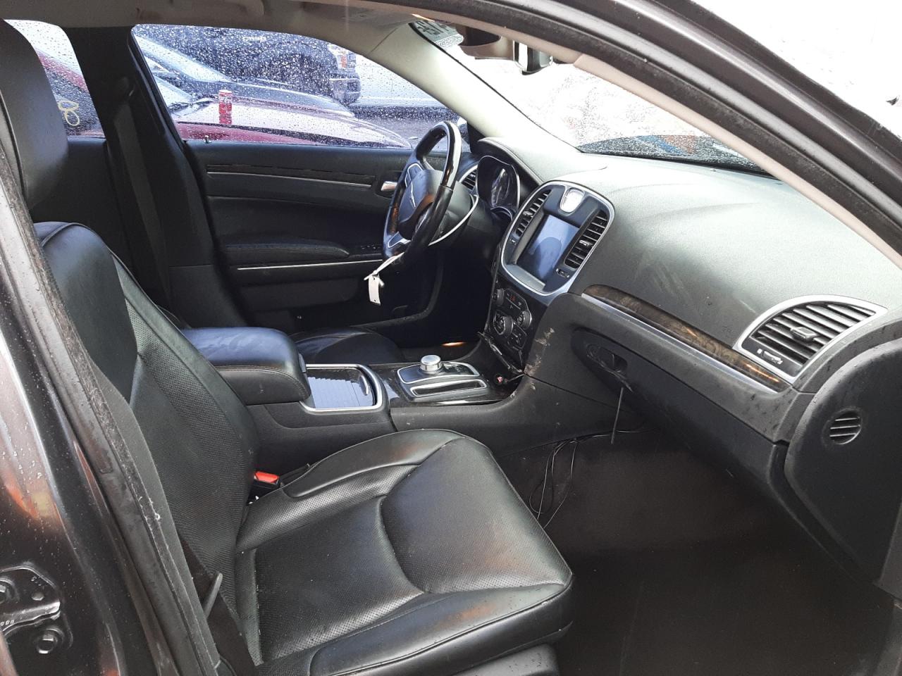 Photo 5 from auction – 2018 CHRYSLER 300 LIMITE with VIN 2C3CCAEG2JH170877